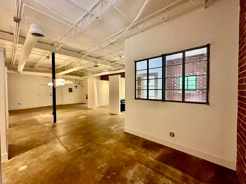More Photos Of 1095 Zonolite Rd NE, Atlanta Loft Creative Space For Lease