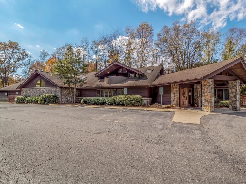 More Photos Of 540 Hospital Dr, Clyde Healthcare For Sale