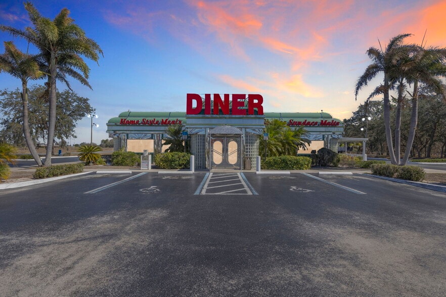 Primary Photo Of 4040 US Highway 27 S, Sebring Restaurant For Sale
