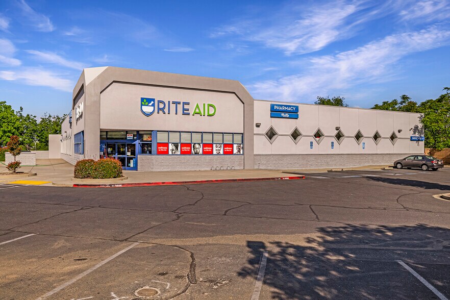 More Photos Of 2700 Oro Dam Blvd E, Oroville Freestanding For Lease