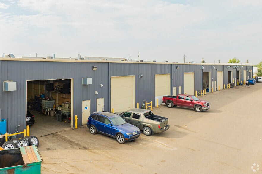 More Photos Of 10 Wrangler Pl, Rocky View C Warehouse For Lease