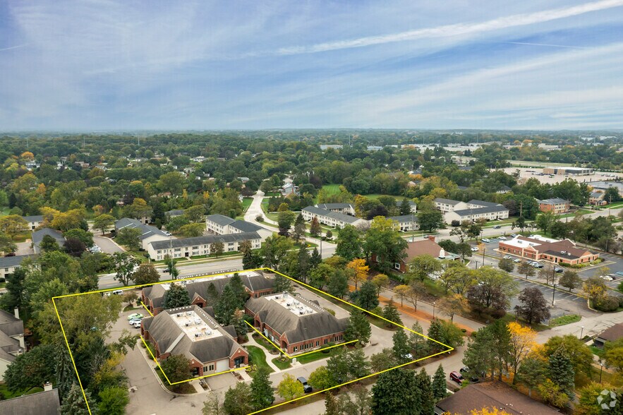 More Photos Of 36520 Grand River Ave, Farmington Hills Unknown For Lease