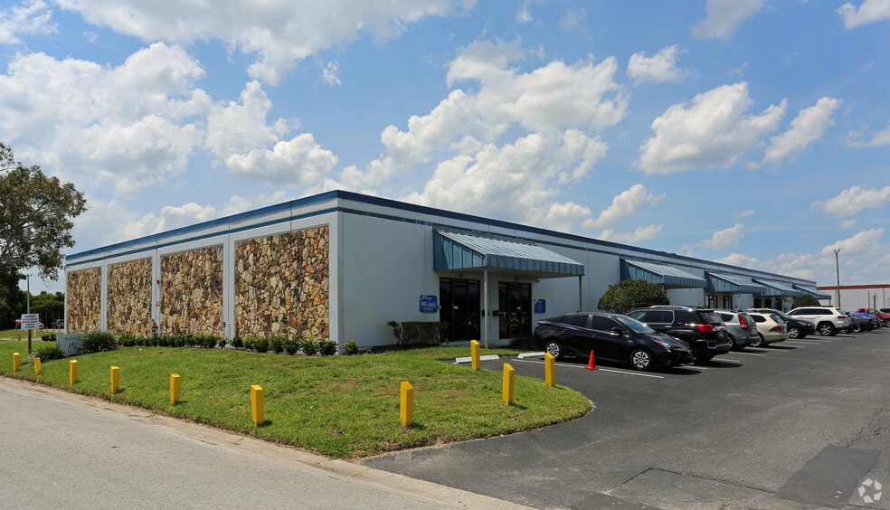 More Photos Of 5001-5019 W Rio Vista Ave, Tampa Unknown For Lease