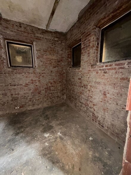 More Photos Of 5855 Ager Rd, Hyattsville Freestanding For Sale