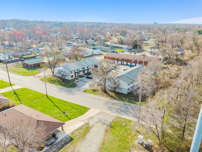 Primary Photo Of 1902 Sheridan Rd, Pekin Apartments For Sale