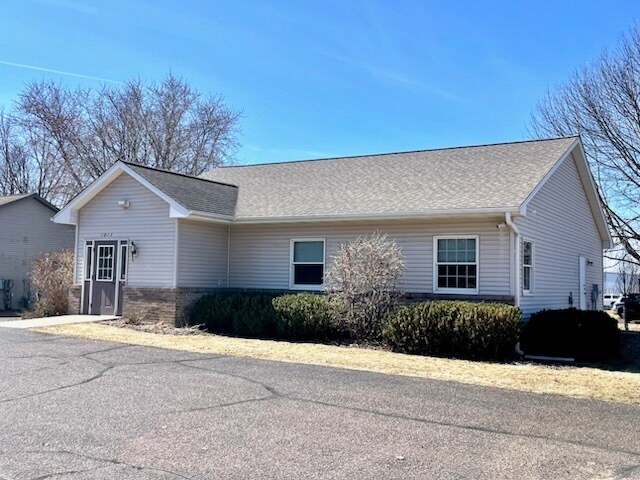 More Photos Of 1813 Wilson St, Menomonie Medical For Sale