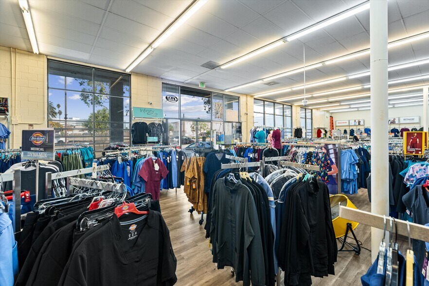 More Photos Of 500 E Willow St, Long Beach General Retail For Sale