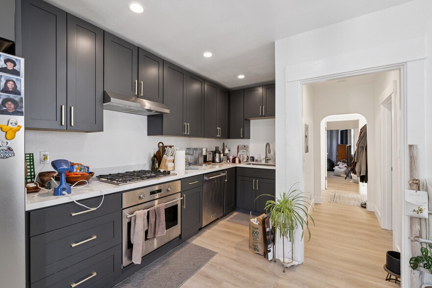 More Photos Of 250 Red Hill Ave, San Anselmo Apartments For Sale