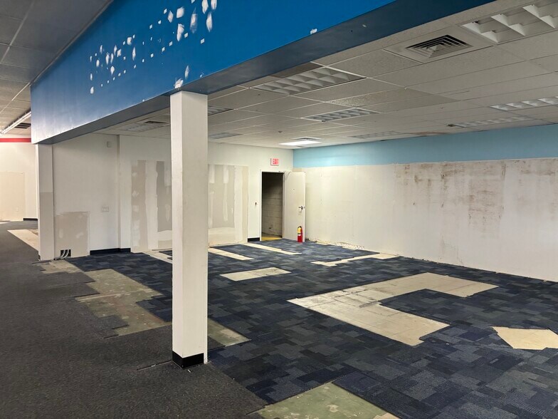 More Photos Of 315 3rd St NW, Attalla Drugstore For Sale