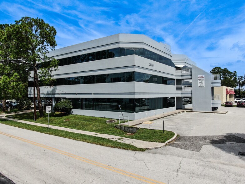 More Photos Of 3550 University Blvd S, Jacksonville Medical For Lease