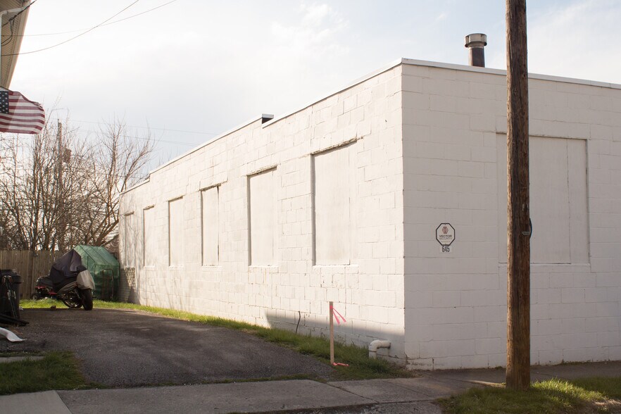 More Photos Of 645 Bellefontaine Ave, Marion Light Distribution For Sale