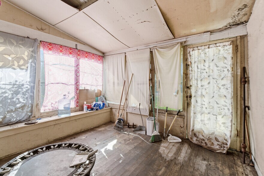 More Photos Of 1028 S Gage Ave, Los Angeles Land For Sale