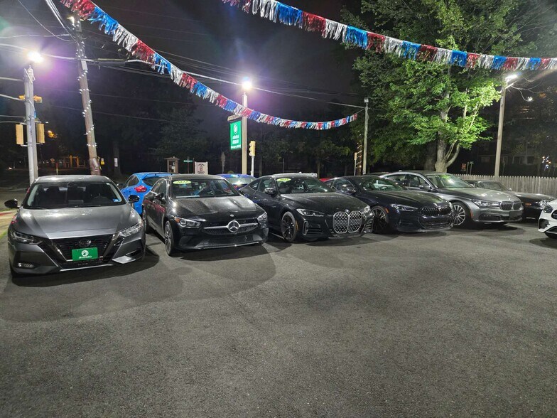 More Photos Of 120 Woodbridge Ave, Highland Park Auto Dealership For Sale