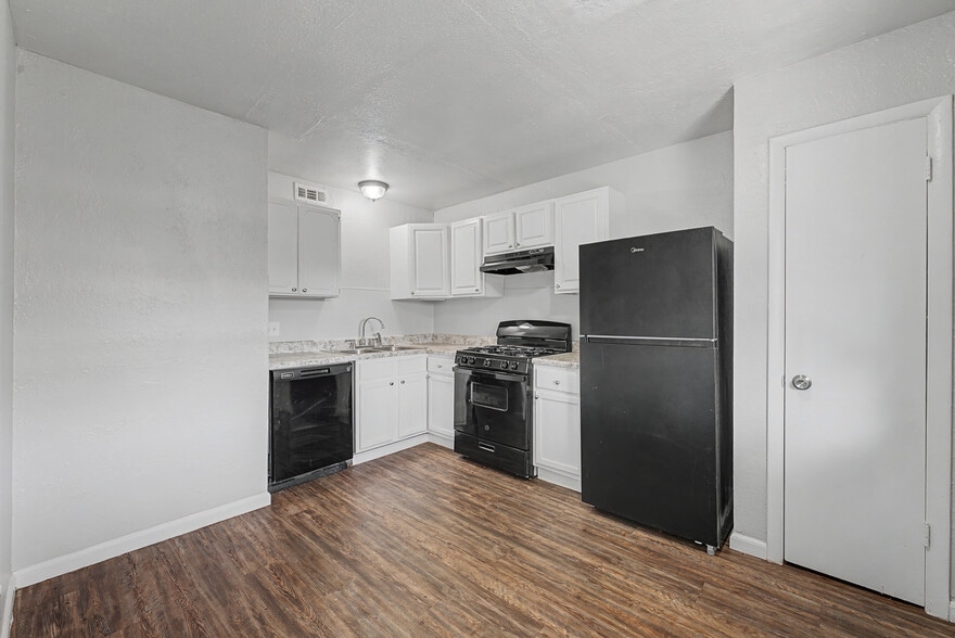 More Photos Of 6330 E 7th St, Tulsa Apartments For Sale