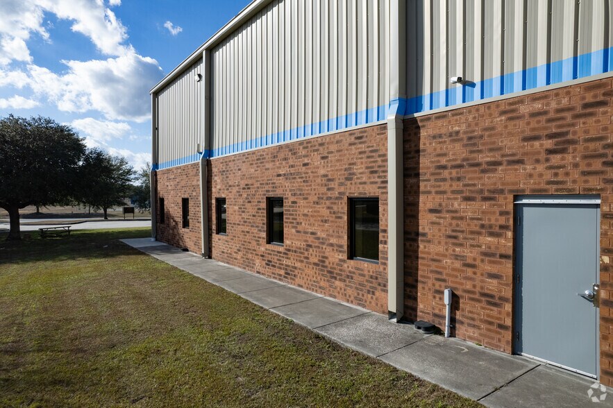 More Photos Of 138 Industrial Blvd, Rincon Warehouse For Lease