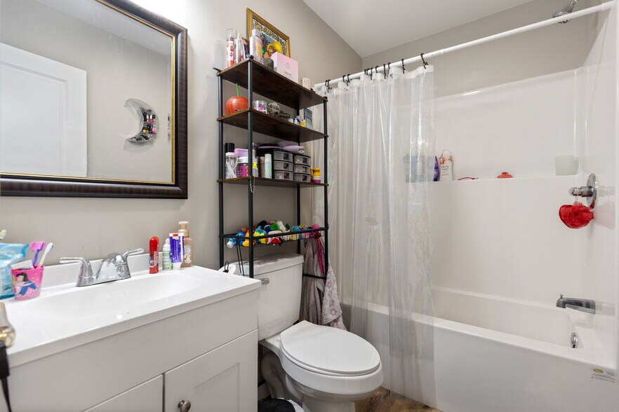 More Photos Of 555 Wildwood Ave SE, Cleveland Multifamily For Sale