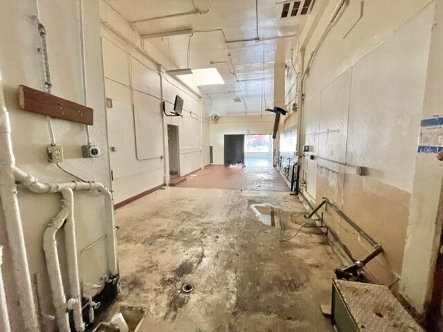 More Photos Of 3227 22nd St, San Francisco Storefront For Lease