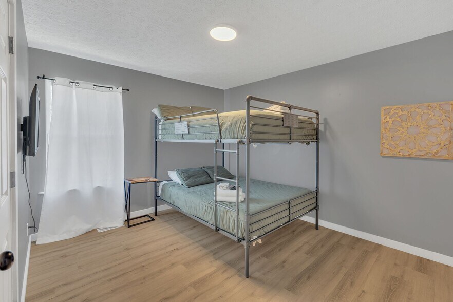More Photos Of 901 21st Ave N, Nashville Multifamily For Sale