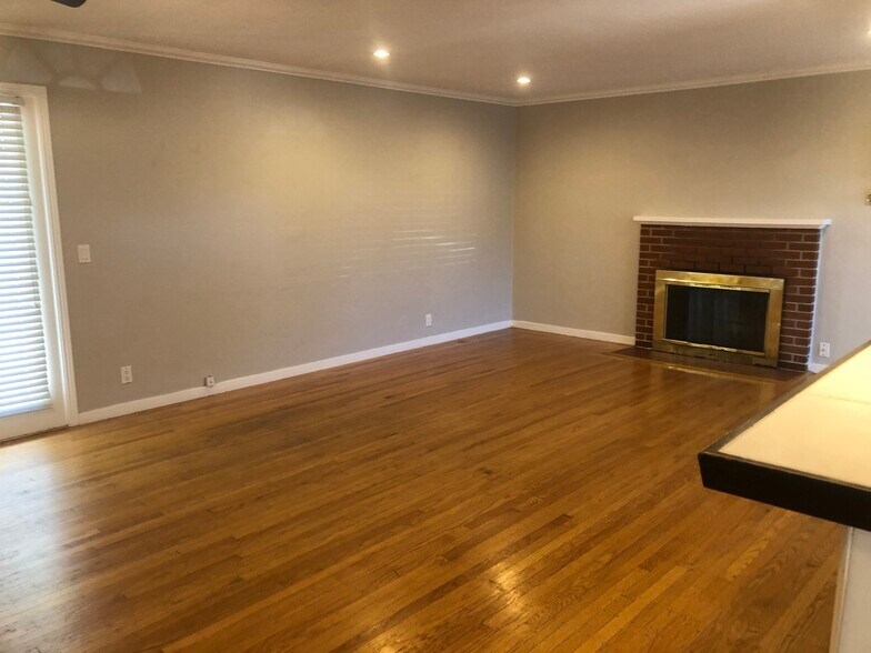 More Photos Of 1522 Hudson St, Redwood City Specialty For Sale