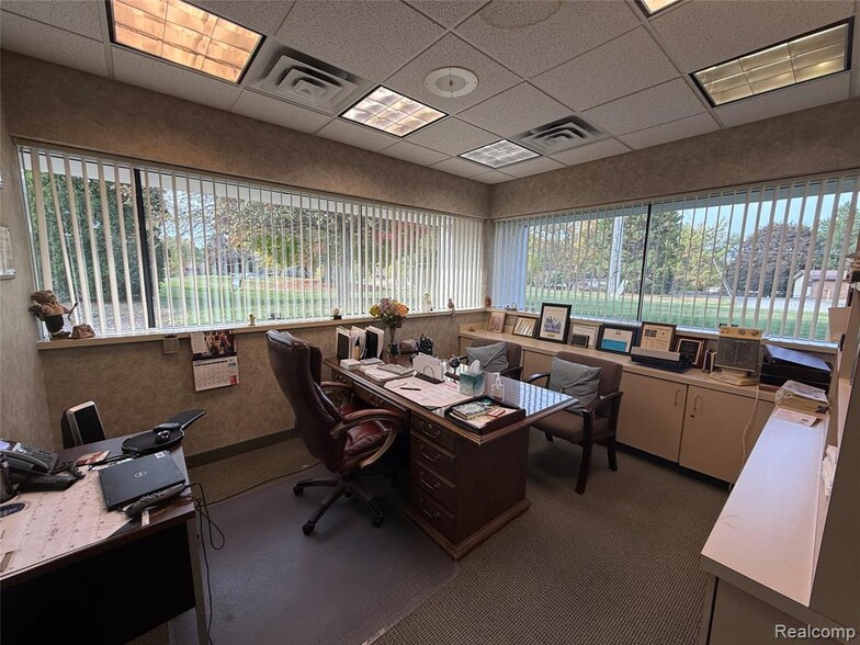 More Photos Of 4007 W Court St, Flint Medical For Sale