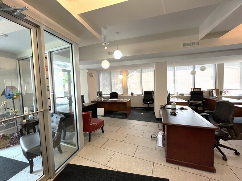 More Photos Of 9-23 W Highland Ave, Philadelphia Office For Lease