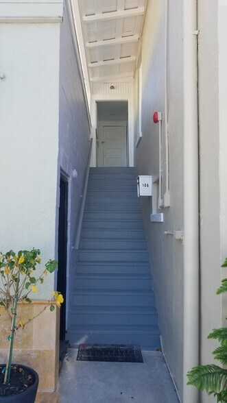 More Photos Of 106 E 5th Ave, Mount Dora Storefront Retail Office For Lease