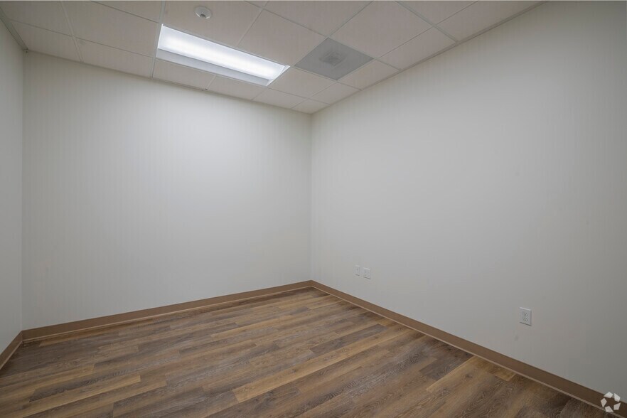 More Photos Of 2380 Williams St, San Leandro Warehouse For Lease