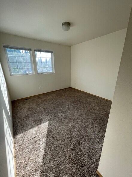 More Photos Of 321 Willow St, Bremerton Apartments For Sale
