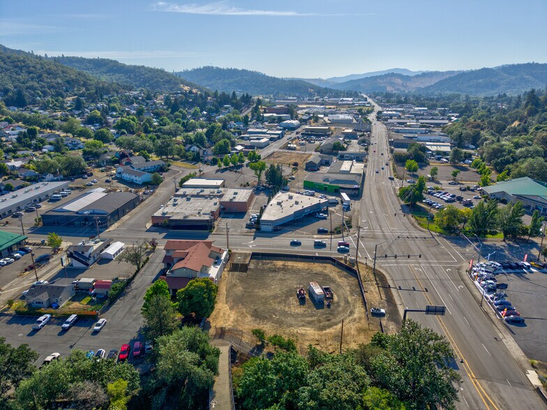 More Photos Of 328 NE Winchester St, Roseburg Land For Sale