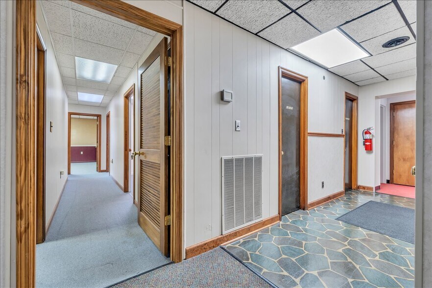 More Photos Of 356-358 Campbell Ave NW, Roanoke Office For Sale