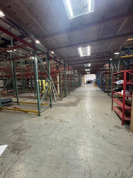More Photos Of 280 W Central Blvd, Cape Canaveral Manufacturing For Sale