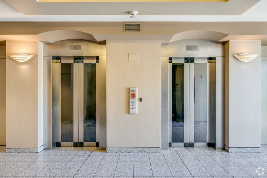 More Photos Of 4747 N 22nd St, Phoenix Office For Lease