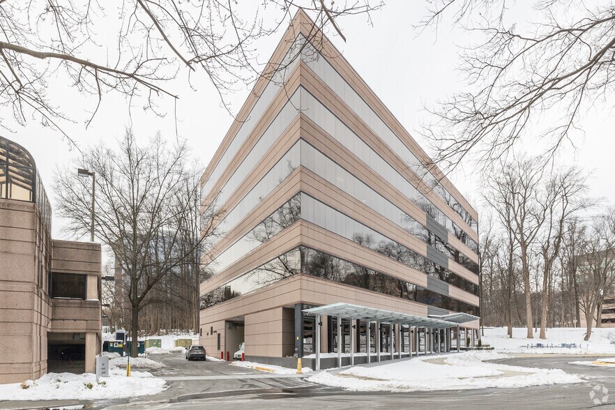 More Photos Of 3160 Fairview Park Dr, Falls Church Office For Lease