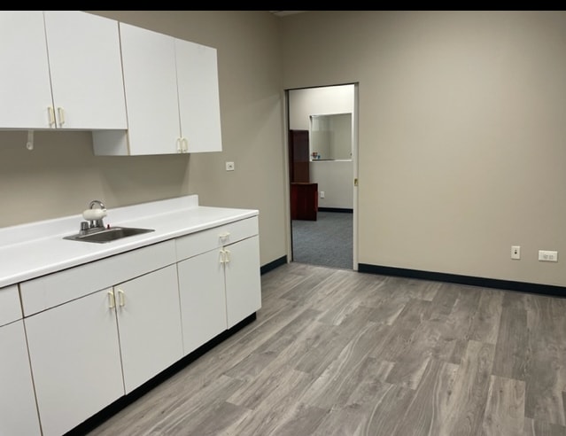 More Photos Of 1275 Davis Rd, Elgin Office For Lease