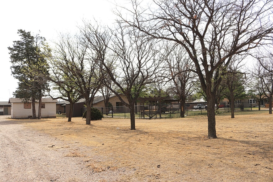 More Photos Of 202 W 3rd St, Hale Center Skilled Nursing Facility For Sale