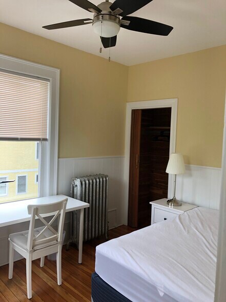 More Photos Of 96 Franklin St, Brookline Storefront Retail Residential For Sale
