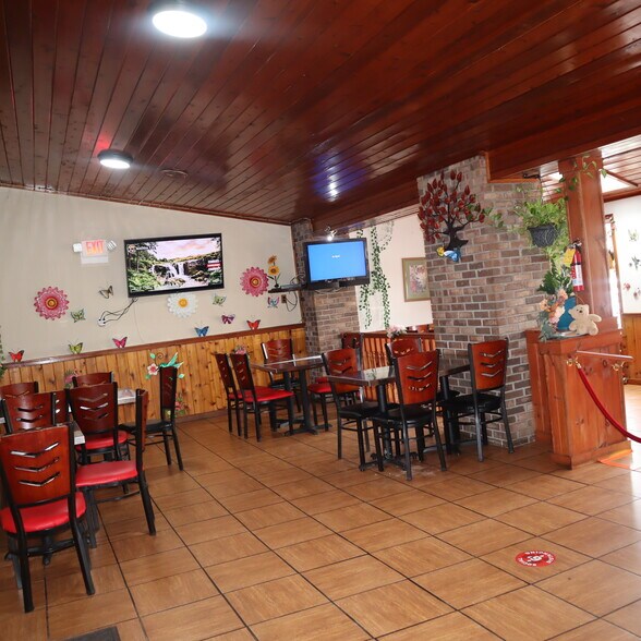 More Photos Of 401 W Dominick St, Rome Restaurant For Sale