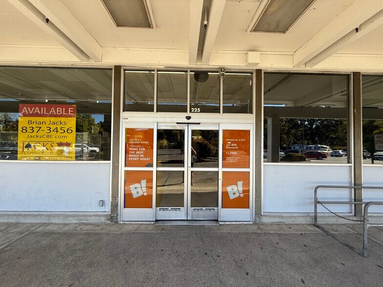 More Photos Of 115-285 S Orchard Ave, Ukiah Unknown For Lease