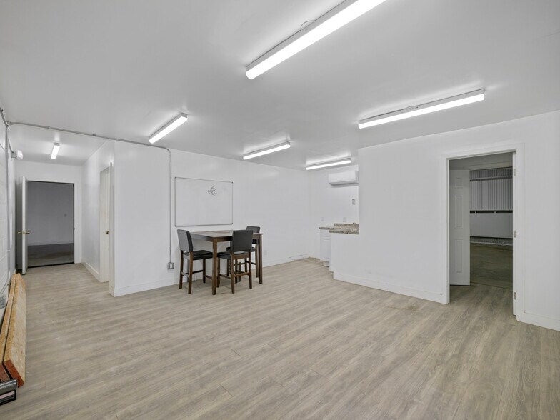 More Photos Of 2215 Randolph St, Huntington Park Manufacturing For Sale