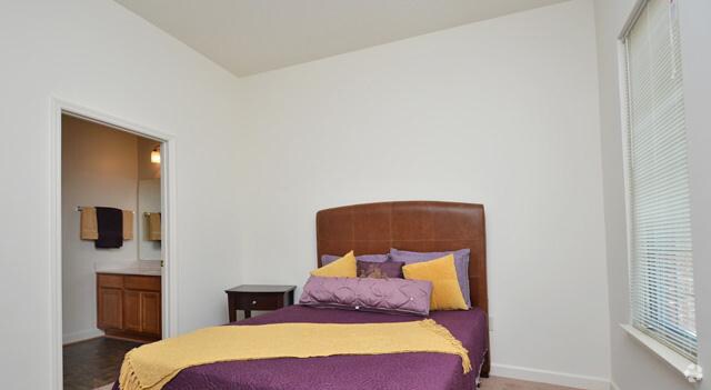 More Photos Of 1220 N King St, Hampton Apartments For Lease