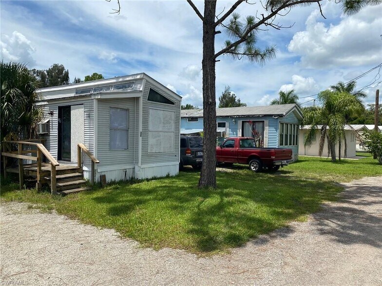 More Photos Of 1475 N Bridge St, LaBelle Manufactured Housing Mobile Home Park For Sale