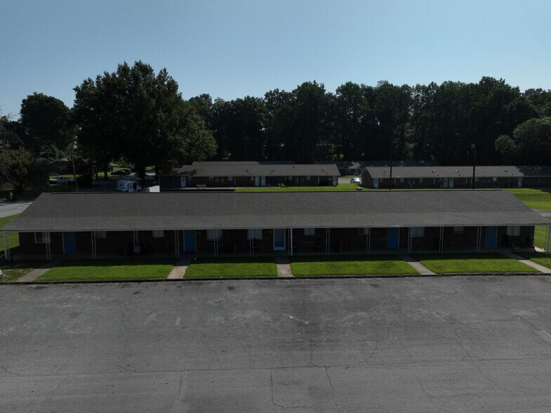 More Photos Of 100 S Kirkland Ave, Elkin Apartments For Sale