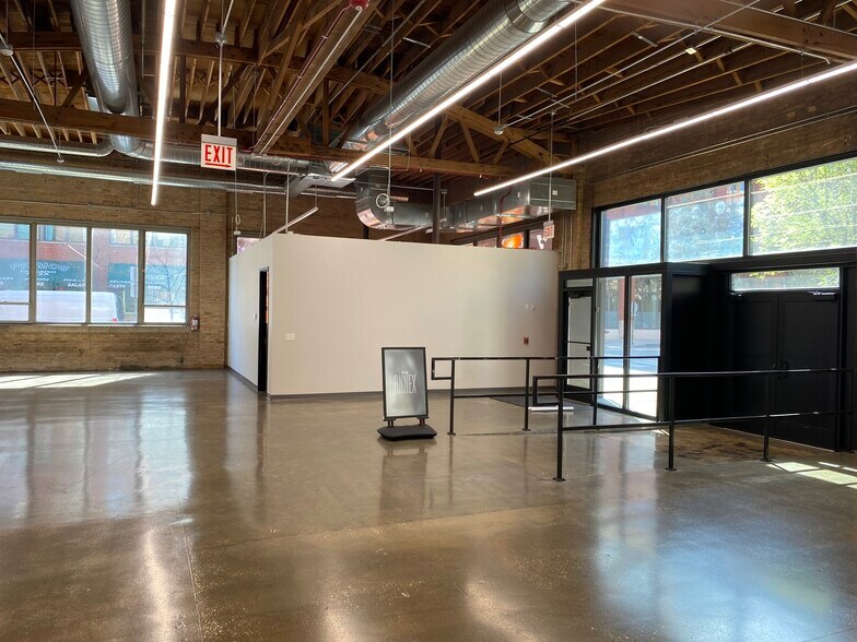 More Photos Of 322-340 S Green St, Chicago Office For Lease