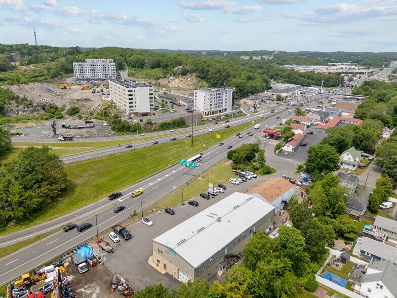 More Photos Of 10 Bennett Hwy, Saugus Warehouse For Lease