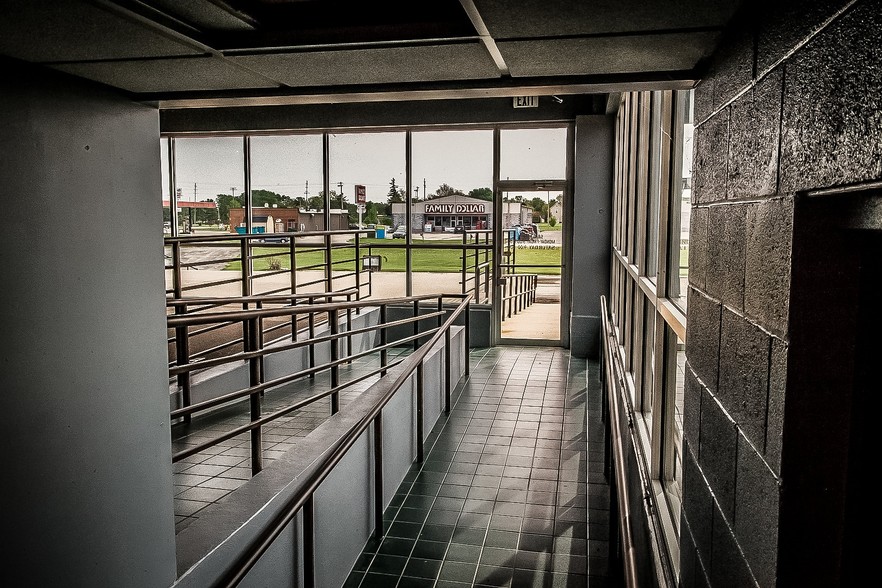 More Photos Of 101 Watters Dr, Dwight Auto Dealership For Sale