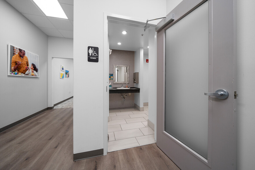 More Photos Of 1930 SW 38th Ave, Ocala Office For Lease