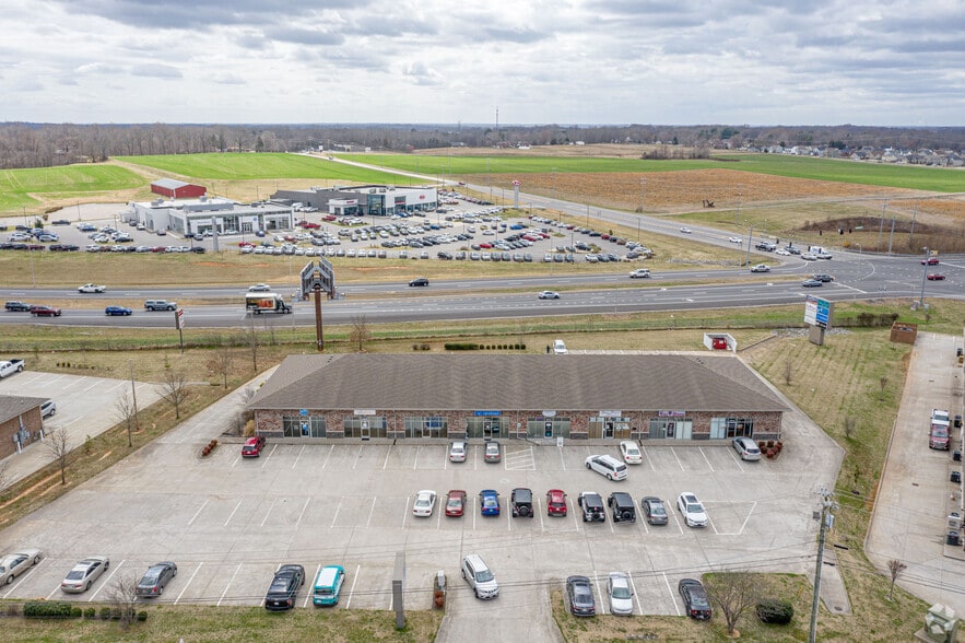 More Photos Of 2237 Lowes Dr, Clarksville Storefront Retail Office For Lease