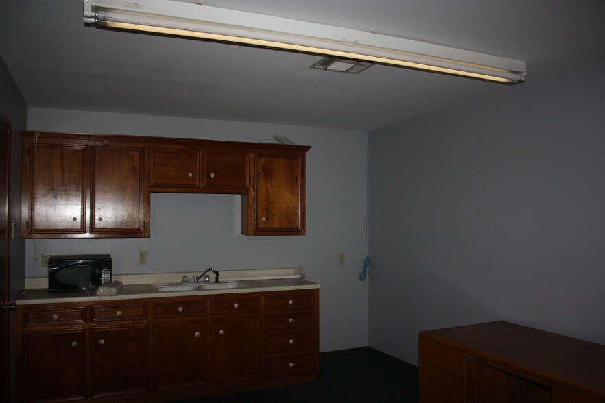 More Photos Of 19111 Fm 362 Rd, Waller Manufacturing For Sale