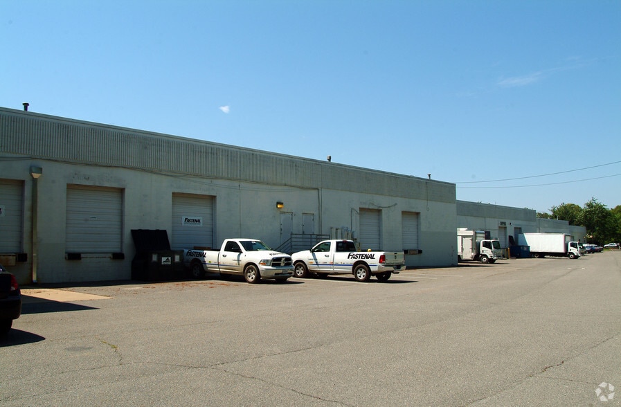 More Photos Of 5625-5663 S Laburnum Ave, Richmond Unknown For Lease