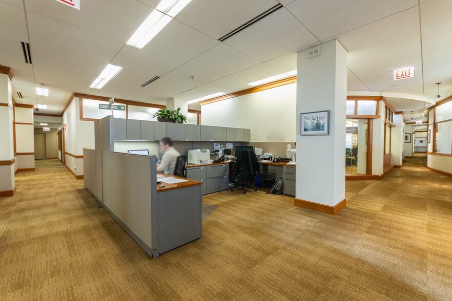 More Photos Of 50 E Washington St, Chicago Office For Sale